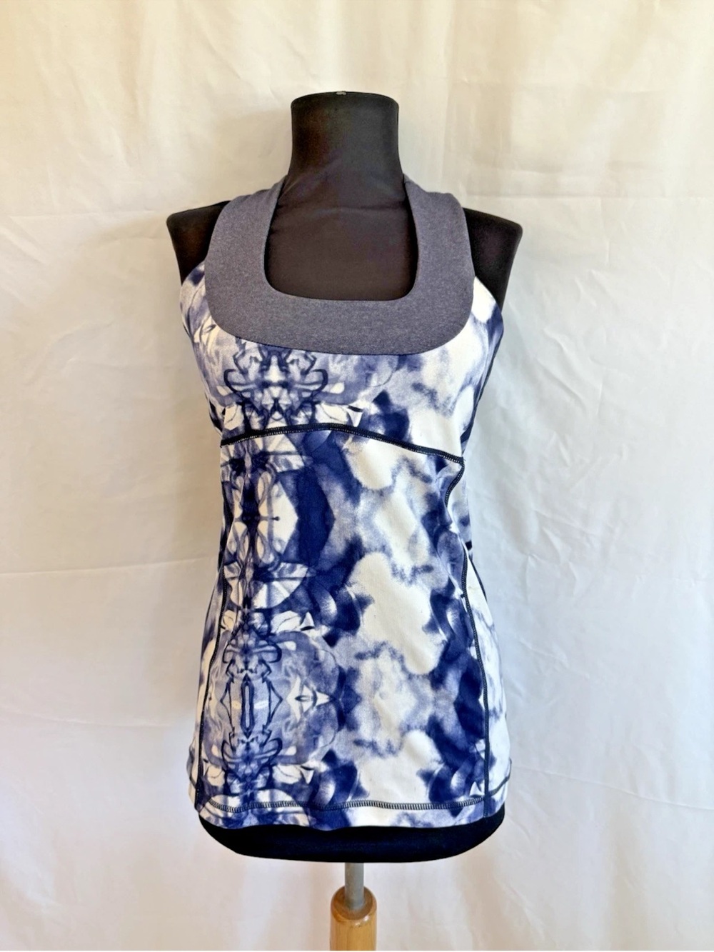 Lululemon Indigo Ink Mirror Print Top - Size 6 Small